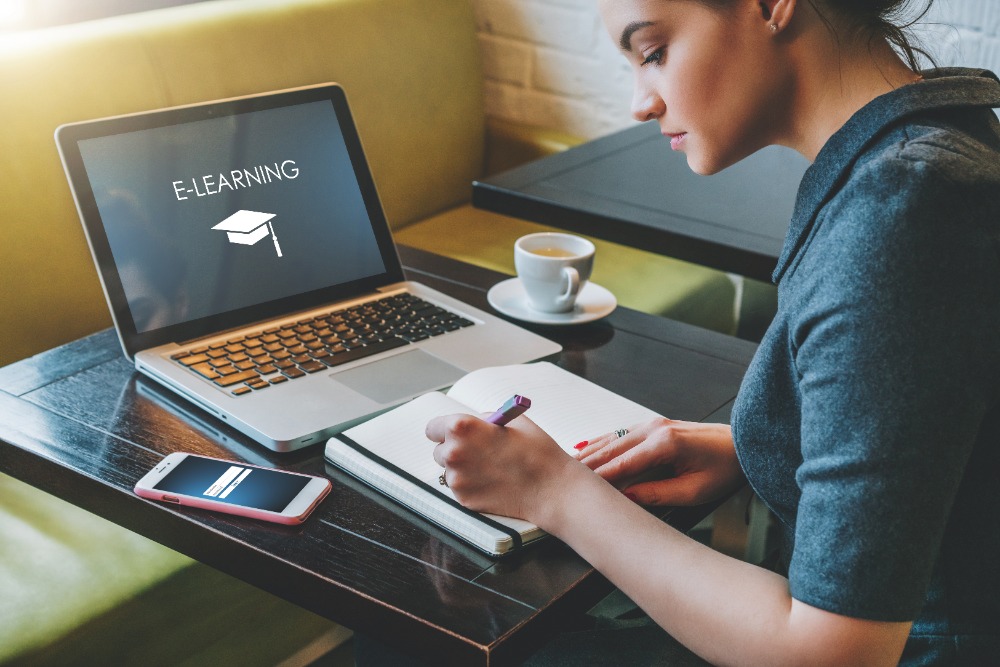 Iets meer tijd dan anders? Doe aan e-learning.