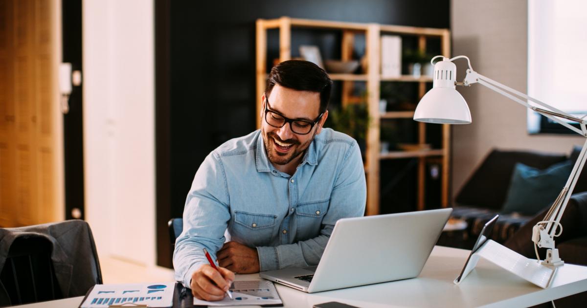 Hoe stimuleert u productiviteit als u thuis werkt? Hoe stimuleert u productiviteit als u thuis werkt?
